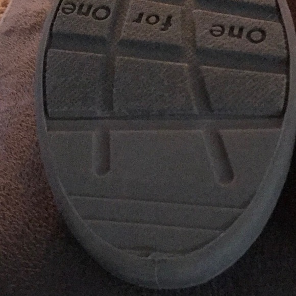 TOMS YOUTH SIZE 3 GRAY CANVAS RUBBER SOLE USED - Picture 3 of 7